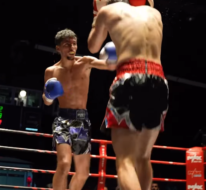El-Jaichi i kamp til Max Muay Thai